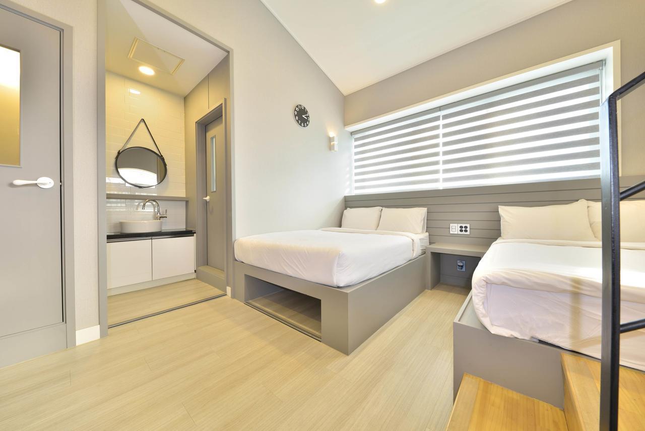 With U Hotel & Guesthouse Sokcho Eksteriør bilde