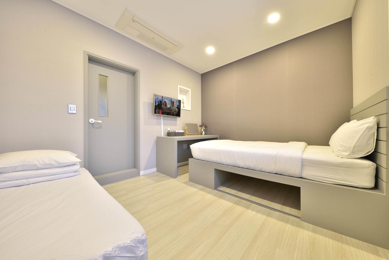 With U Hotel & Guesthouse Sokcho Eksteriør bilde