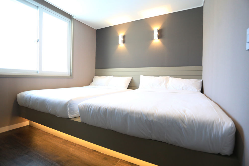 With U Hotel & Guesthouse Sokcho Eksteriør bilde